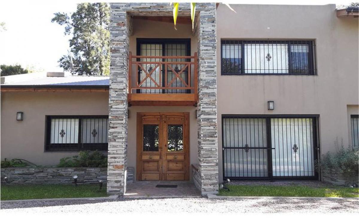 5 bedrooms House in San Vicente, Argentina No. 64213