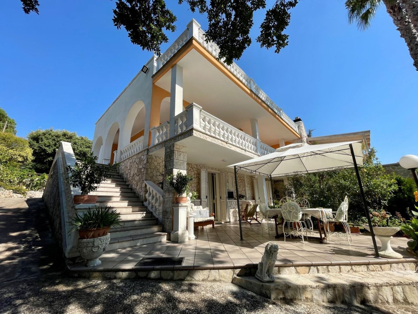 Villa de 7 dormitorios en Fasano, Italy No. 337115