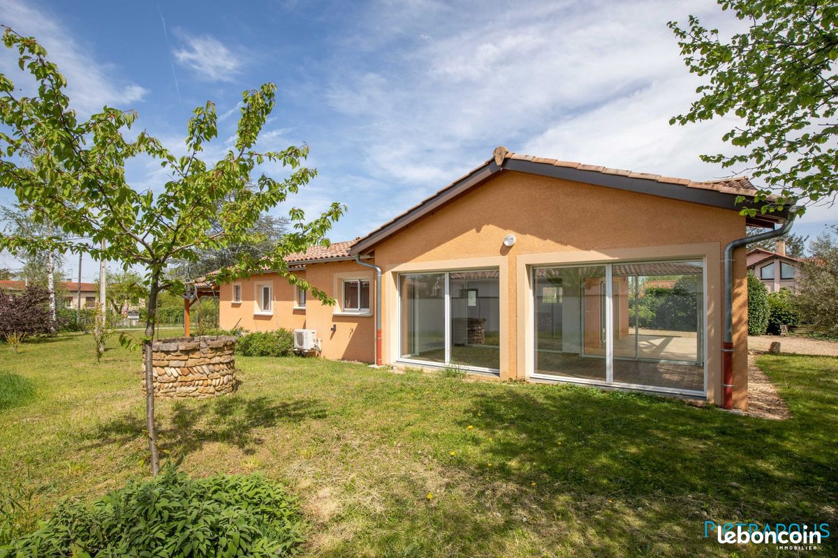 3 chambres Maison à Saint-Didier-de-Formans, France No. 287414