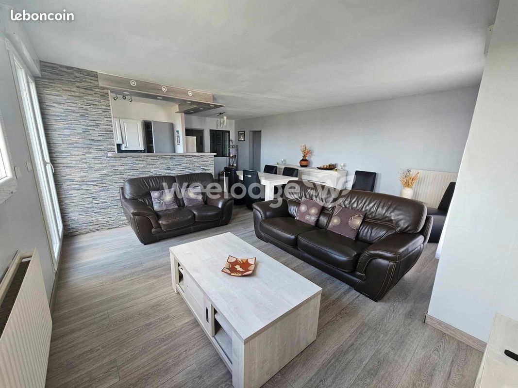 Apartamento de 4 dormitorios en Valenciennes, France No. 215848