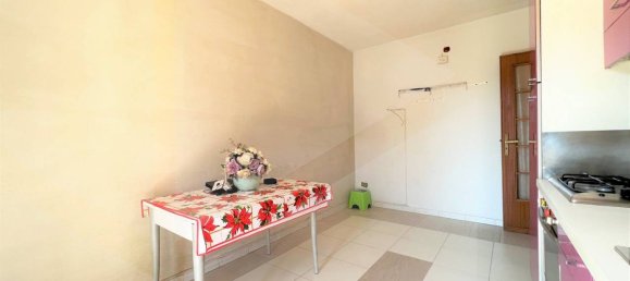 10 rooms Building in Pomigliano d'Arco, Italy No. 22465 4