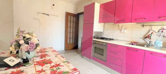 10 rooms Building in Pomigliano d'Arco, Italy No. 22465 2
