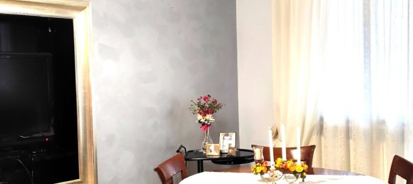 5 rooms Apartment in Fermo, Italy No. 251881 4