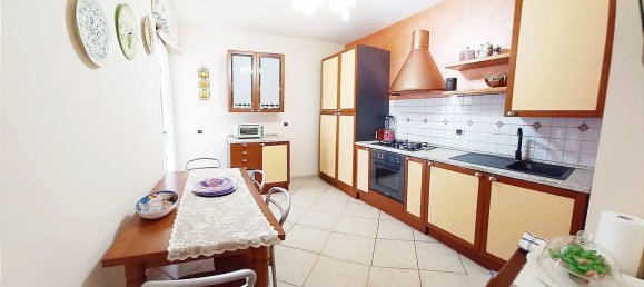 5 rooms Apartment in Fermo, Italy No. 251881 6