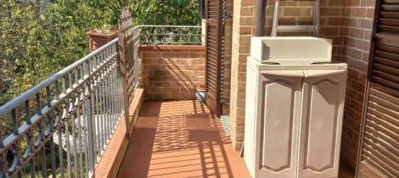 5 rooms Apartment in Fermo, Italy No. 251881 9