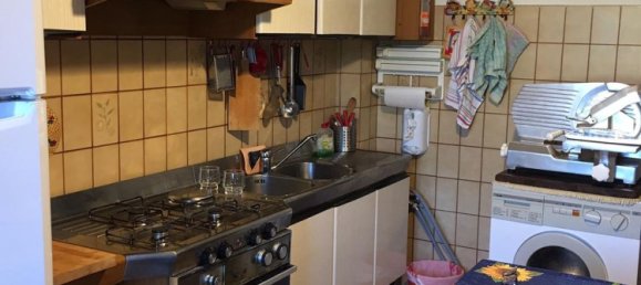 2-salle Appartement à Scheggia e Pascelupo, Italy No. 255850 6