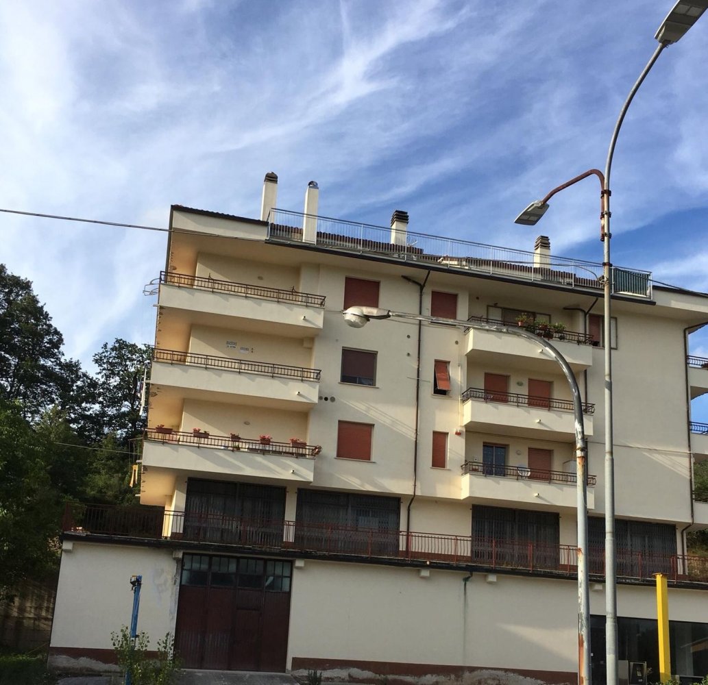 2-salle Appartement à Scheggia e Pascelupo, Italy No. 255850