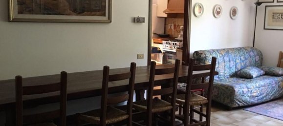 2-salle Appartement à Scheggia e Pascelupo, Italy No. 255850 20