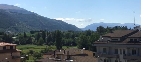 2-salle Appartement à Scheggia e Pascelupo, Italy No. 255850 16