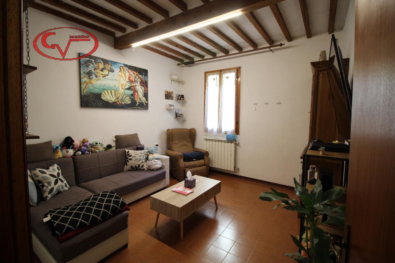 8-salle Bâtiment à San Giovanni Valdarno, Italy No. 234931