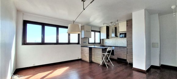 1 bedroom Apartment in Courbevoie, France No. 351975 15