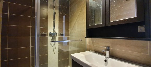 1 bedroom Apartment in Courbevoie, France No. 351975 16