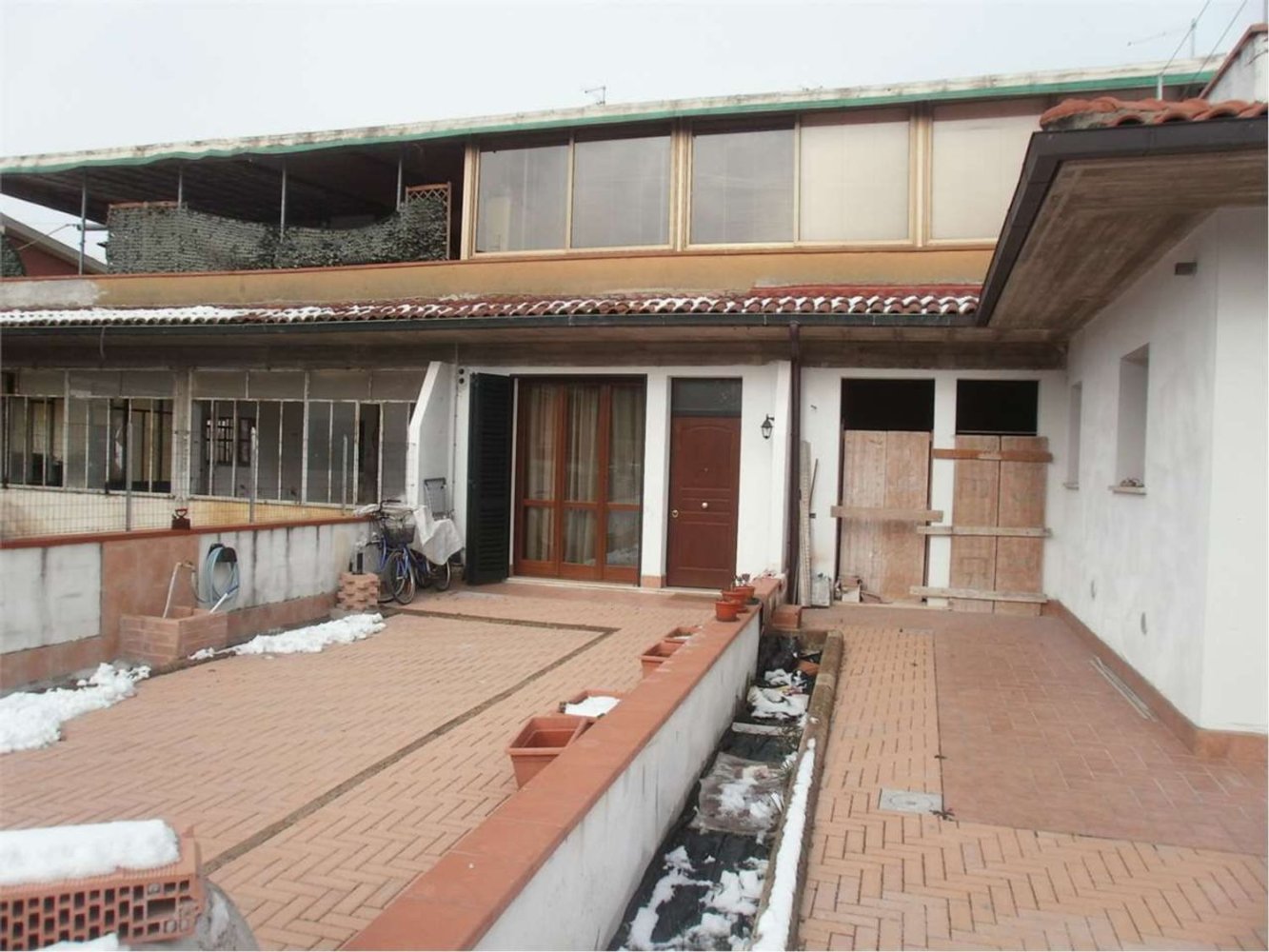 5 rooms Apartment in Castelfranco di Sotto, Italy No. 126497