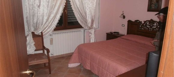 5 rooms Apartment in Castelfranco di Sotto, Italy No. 126497 4