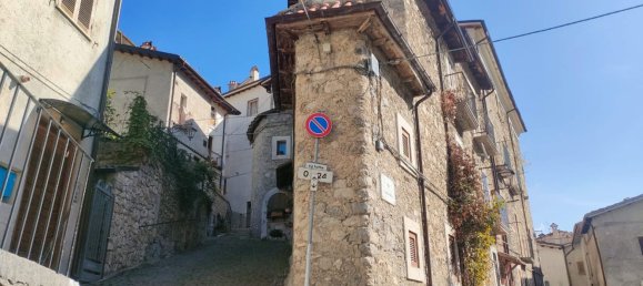 3 rooms Duplex in Villetta Barrea, Italy No. 55123 36