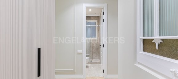 3 bedrooms Apartment in Eixample, Spain No. 79394 5