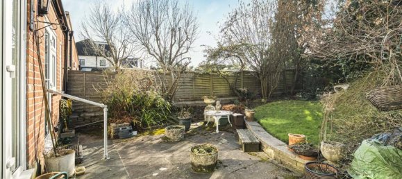 3 bedrooms House in London, United Kingdom No. 6642 39