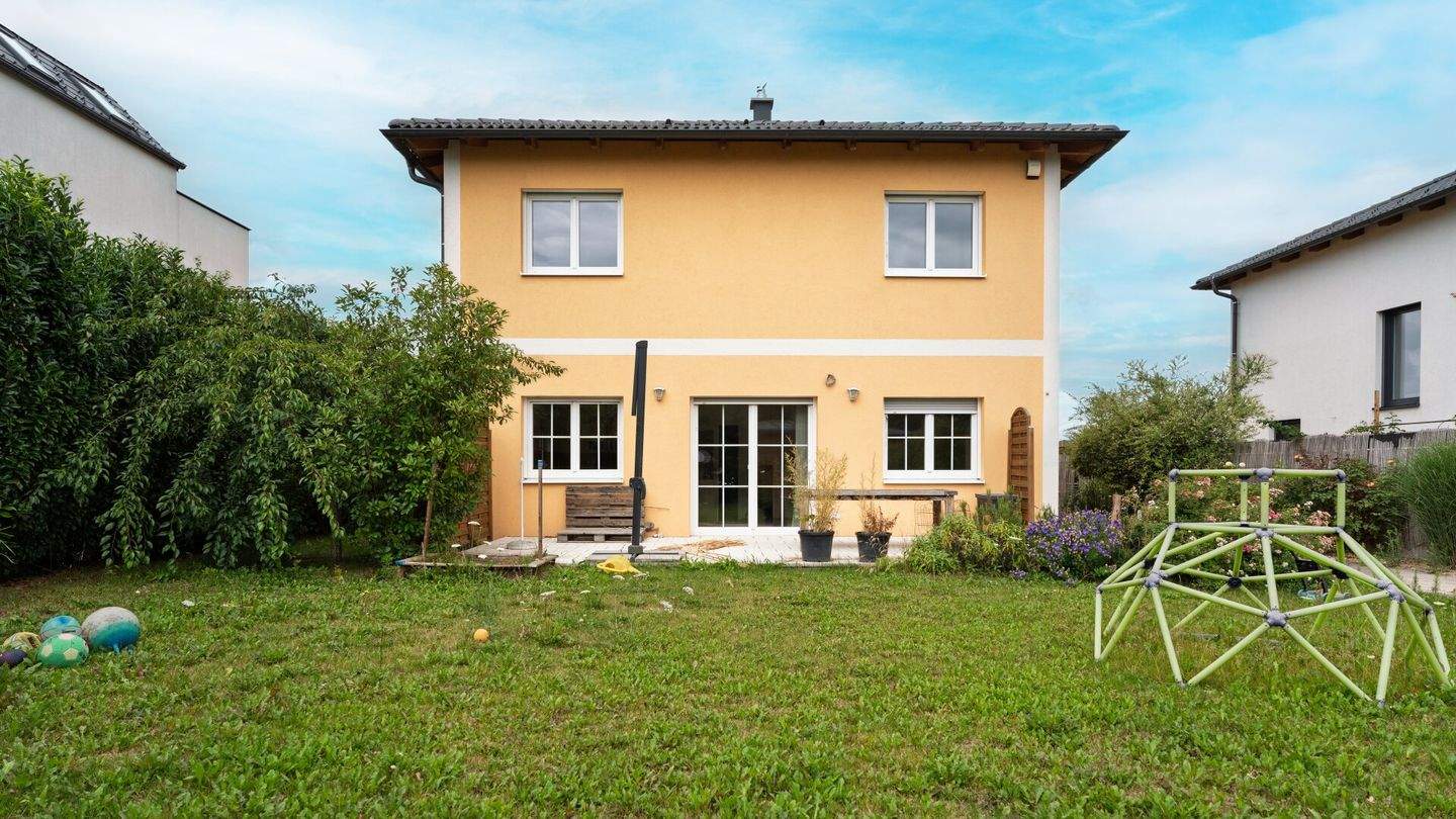 6 rooms House in Gross-Enzersdorf, Austria No. 191007