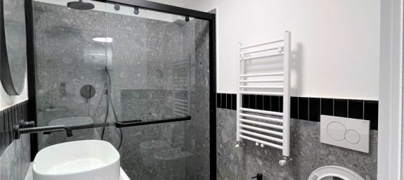 Квартира с 2 спальнями в Милан, Италия № 380556 22