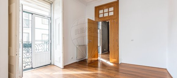 3 bedrooms Apartment in Lisbon, Portugal No. 117185 13