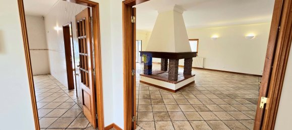 5 bedrooms Villa in Sesimbra, Portugal No. 122689 37