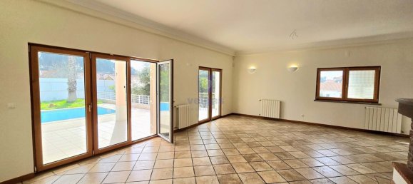 5 bedrooms Villa in Sesimbra, Portugal No. 122689 33