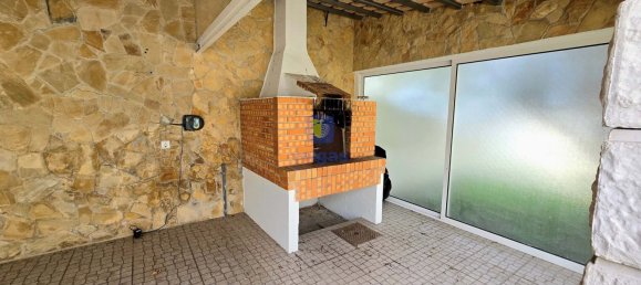 5 bedrooms Villa in Sesimbra, Portugal No. 122689 10