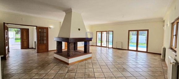 5 bedrooms Villa in Sesimbra, Portugal No. 122689 32