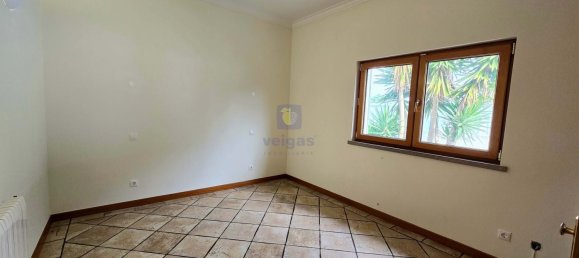 5 bedrooms Villa in Sesimbra, Portugal No. 122689 4