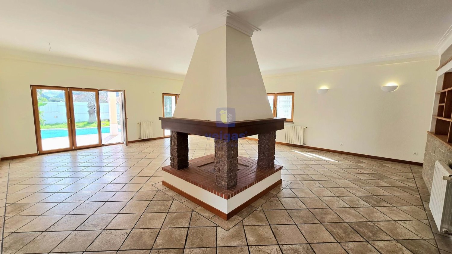 5 bedrooms Villa in Sesimbra, Portugal No. 122689