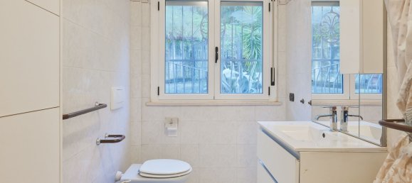 Квартира с 4 комнатами в Специя, Италия № 90313 26