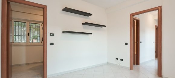 Квартира с 4 комнатами в Специя, Италия № 90313 7