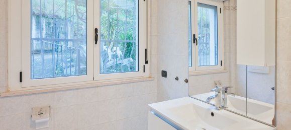 Квартира с 4 комнатами в Специя, Италия № 90313 27