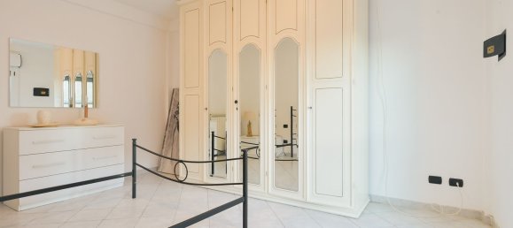 Квартира с 4 комнатами в Специя, Италия № 90313 13