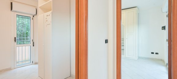 Квартира с 4 комнатами в Специя, Италия № 90313 18