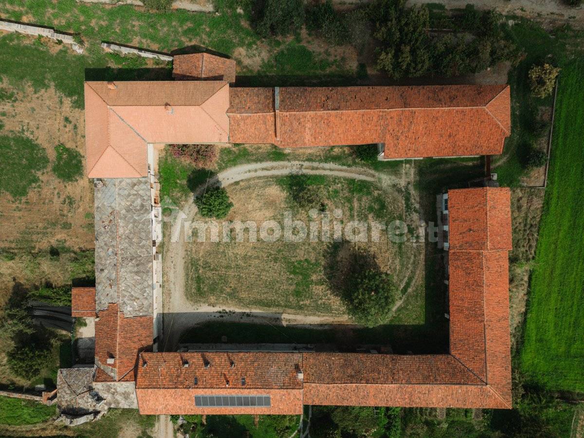 5 bedrooms Castles in Buriasco, Italy No. 212662