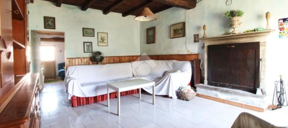 Дом с 5 комнатами в Дзинаско, Италия № 237004 3