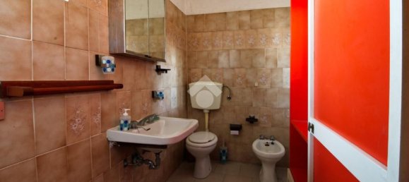 Дом с 5 комнатами в Дзинаско, Италия № 237004 17