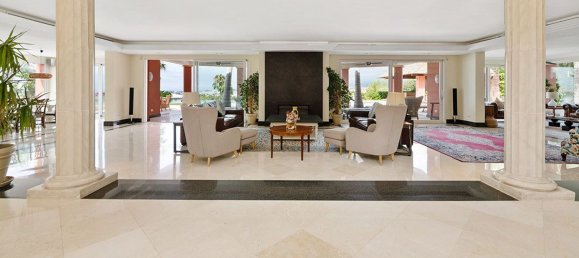 8 bedrooms Villa in Estepona, Spain No. 55352 12