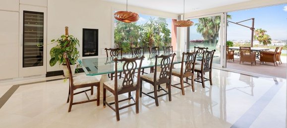 8 bedrooms Villa in Estepona, Spain No. 55352 10