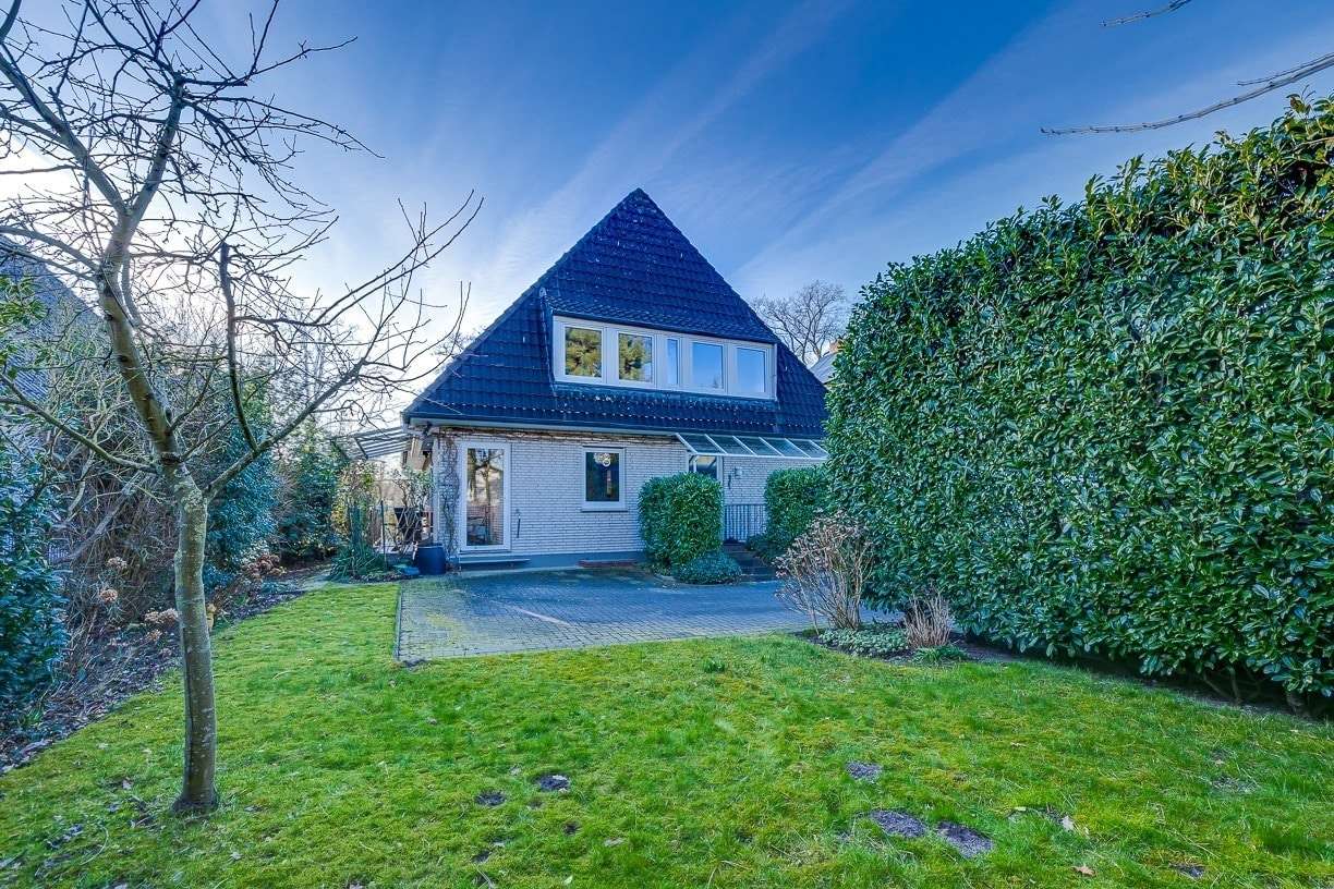 Таунхаус с 6 комнатами в Бремен, Германия № 93475