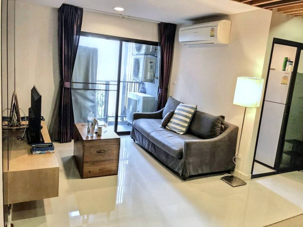 Apartamento com 2 quartos em condomínio em Phra Khanong, Thailand N.º 25141