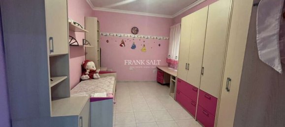 3 bedrooms Apartment in Birzebbuga, Malta No. 8180 8