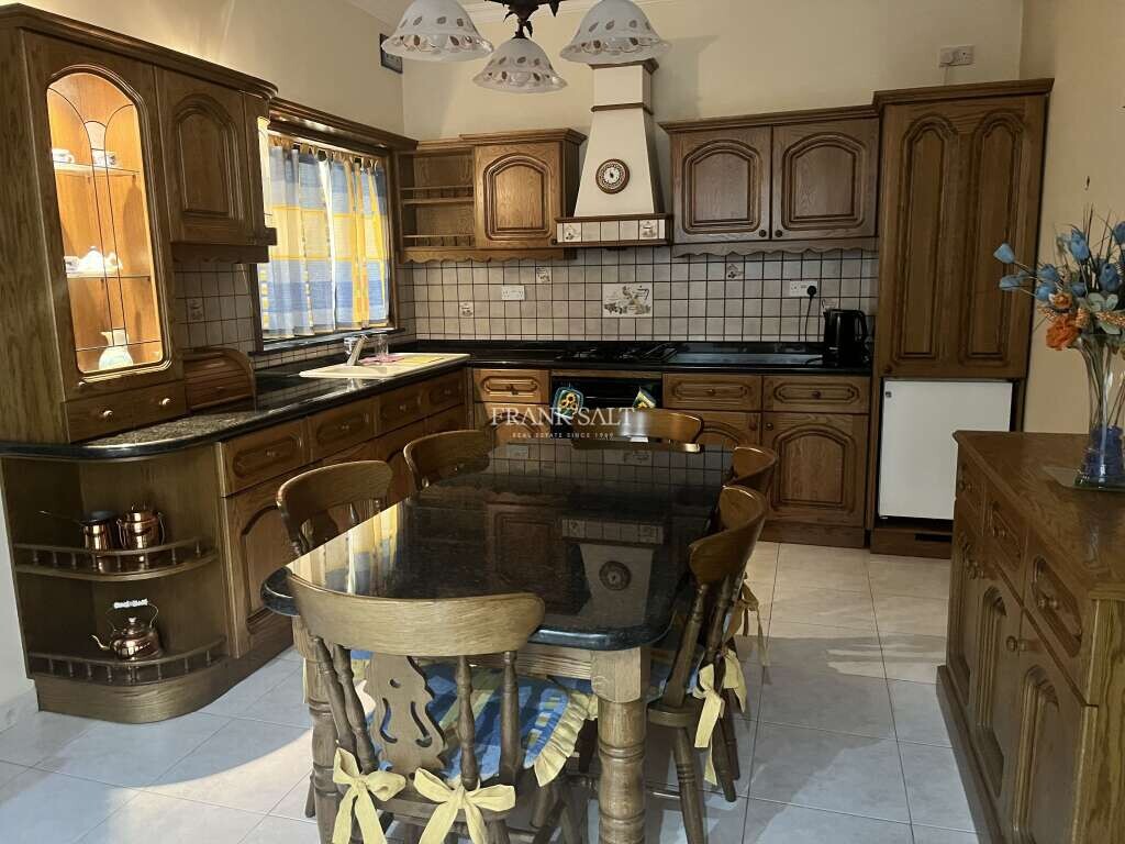 3 bedrooms Apartment in Birzebbuga, Malta No. 8180