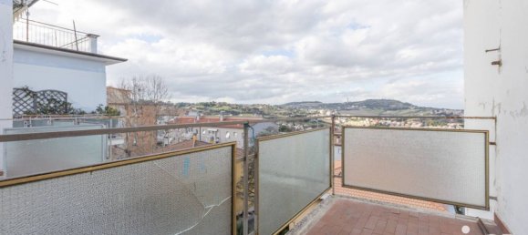 Квартира с 3 спальнями в Анкона, Италия № 80295 18