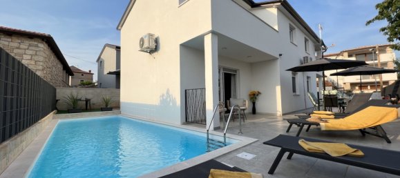 3 bedrooms House in Novigrad, Croatia No. 201 8