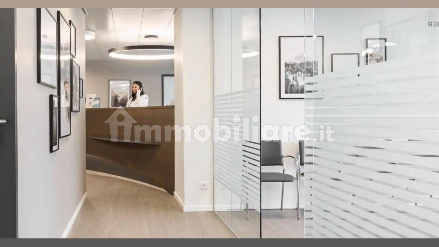 5 rooms Commercial property in Milan, Italy No. 337700
