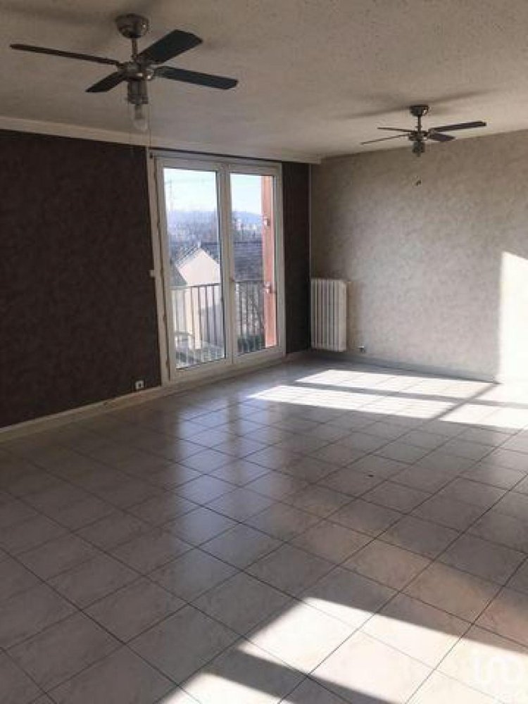 3 bedrooms Condo in Bobigny, France No. 23853