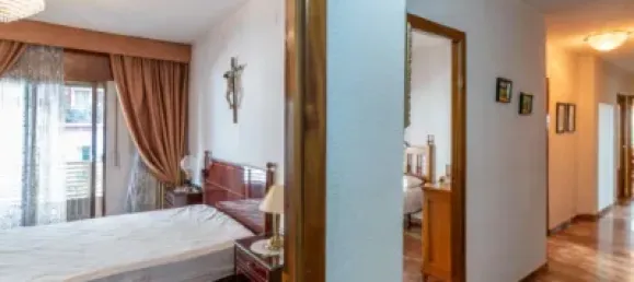 4 bedrooms Apartment in Granada, Spain No. 174523 3