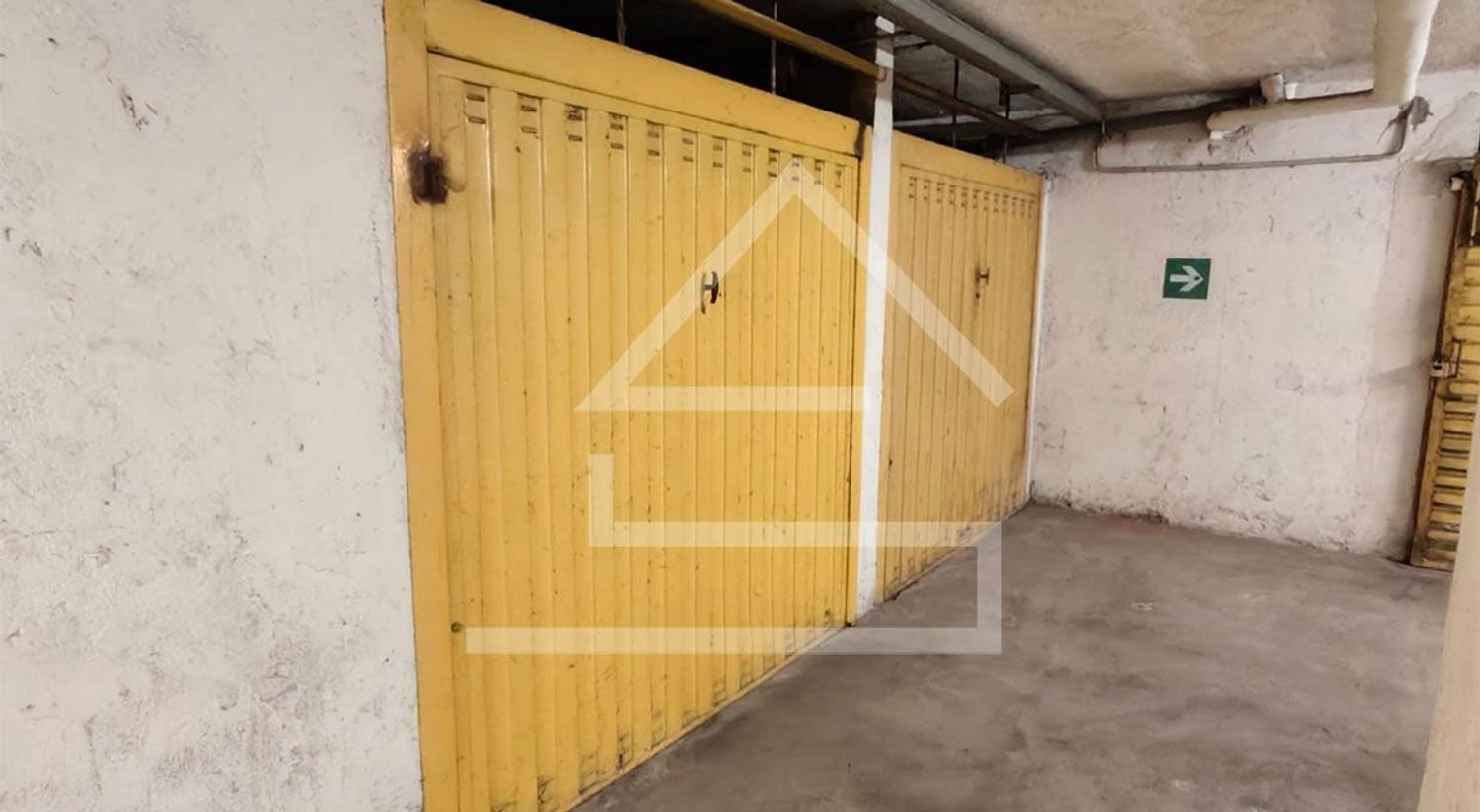 13m² Garage in Oggiono, Italy No. 363554